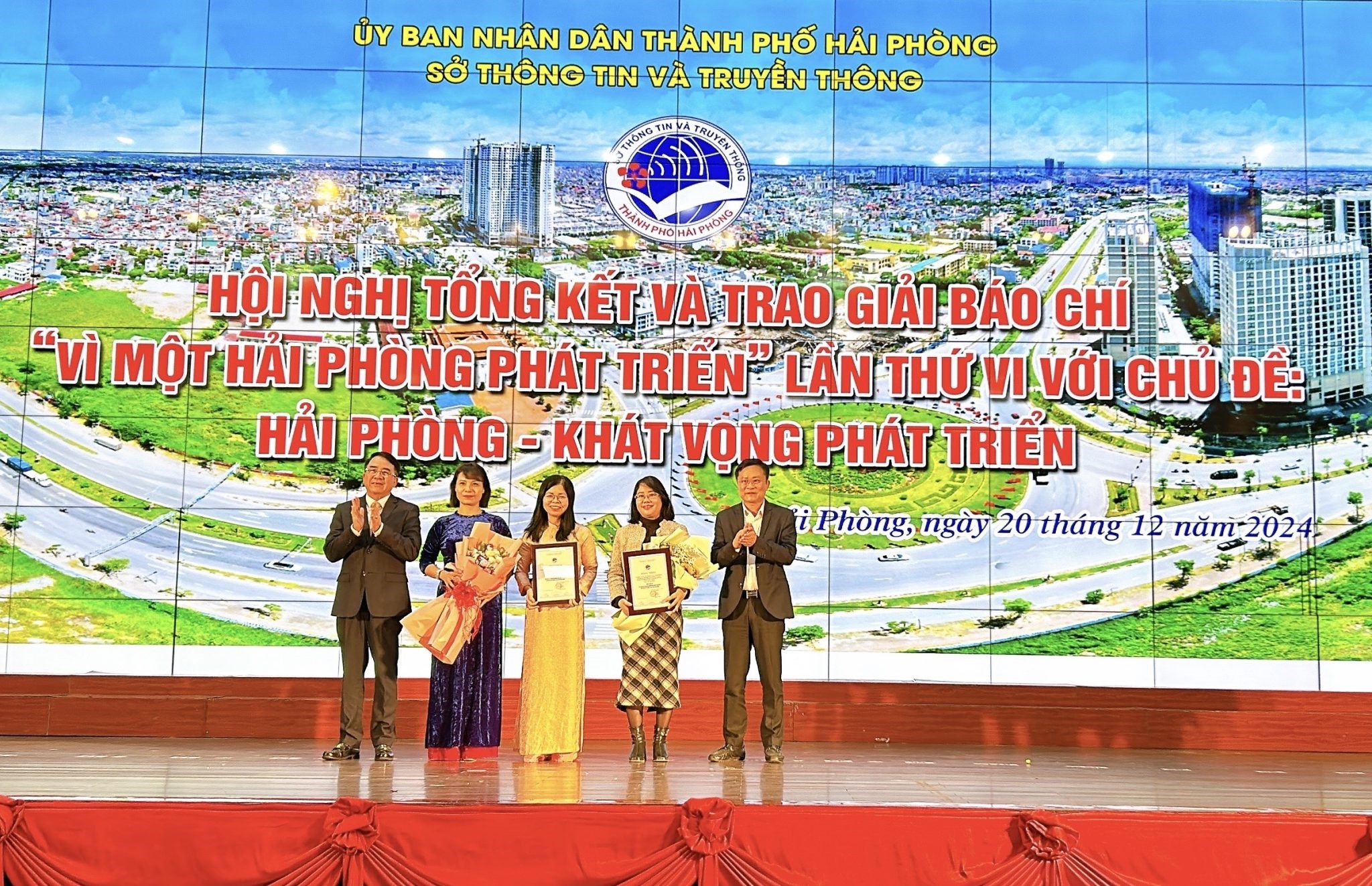 Trao giải Báo chí “Vì một Hải Phòng phát triển”